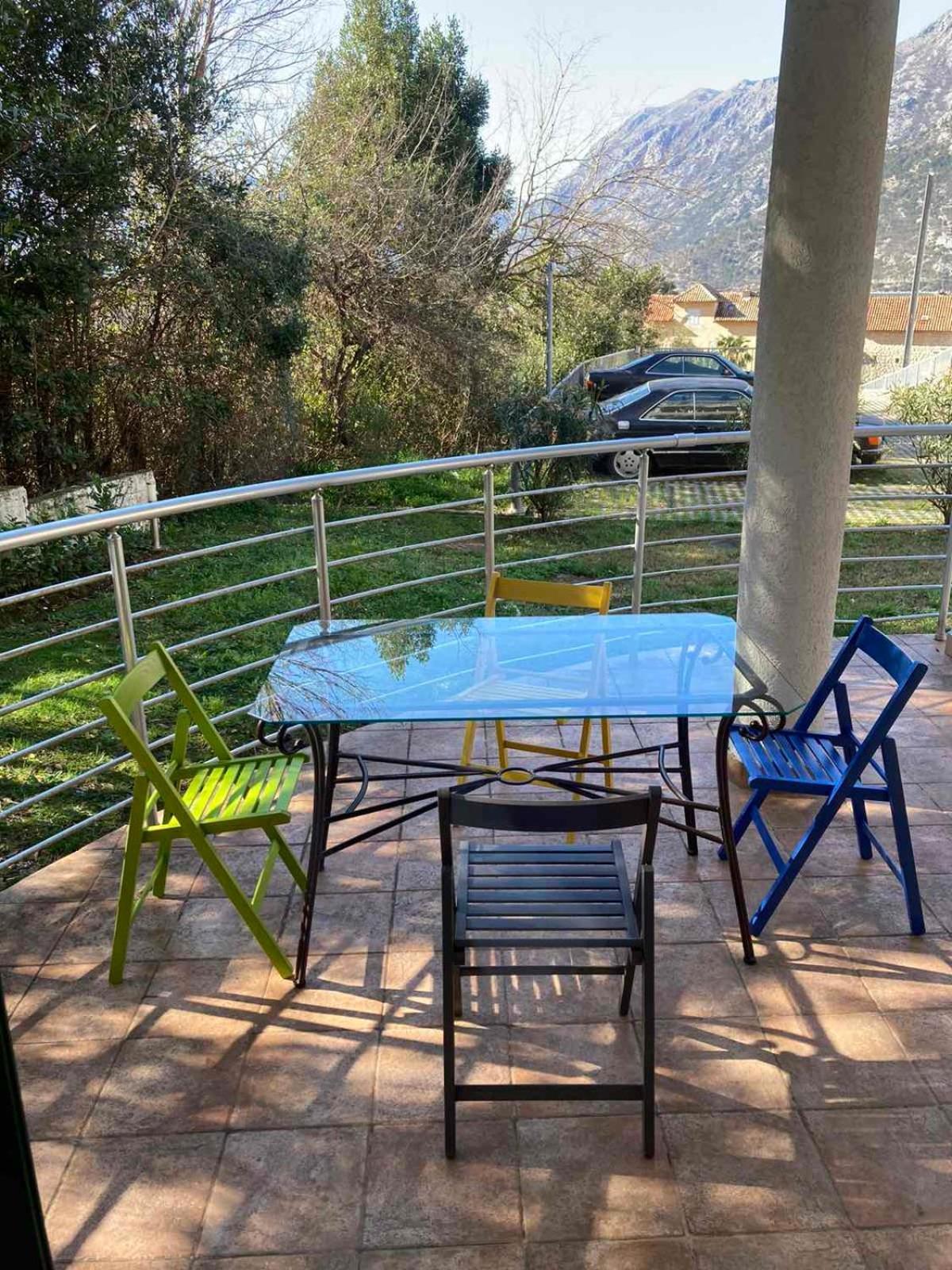 Apartman Mia Risan Luaran gambar