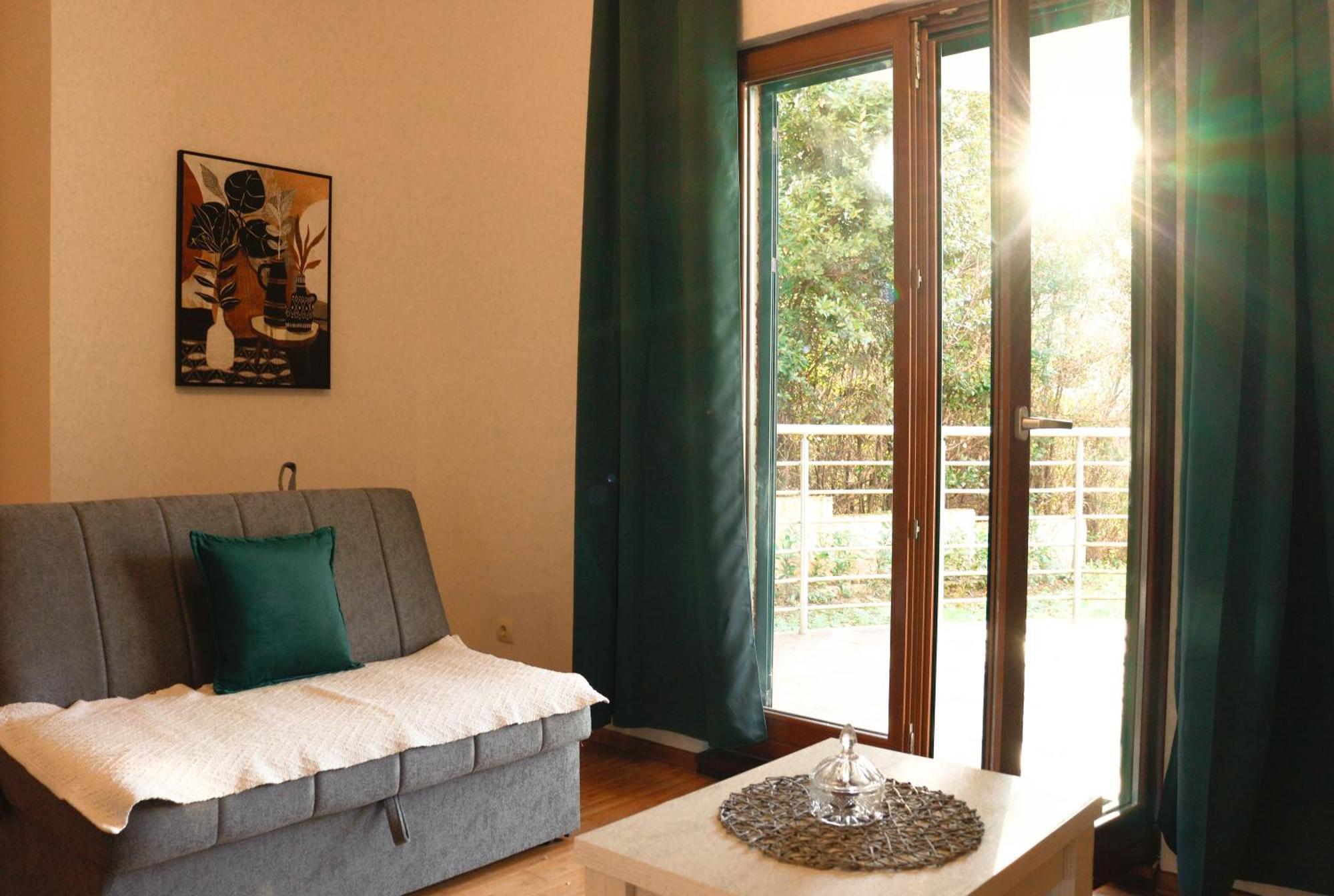 Apartman Mia Risan Luaran gambar