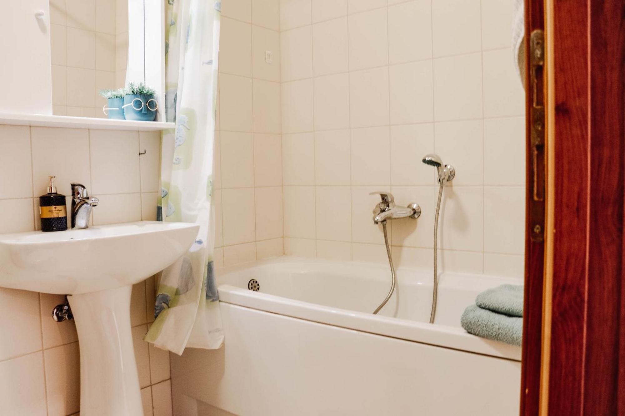 Apartman Mia Risan Luaran gambar